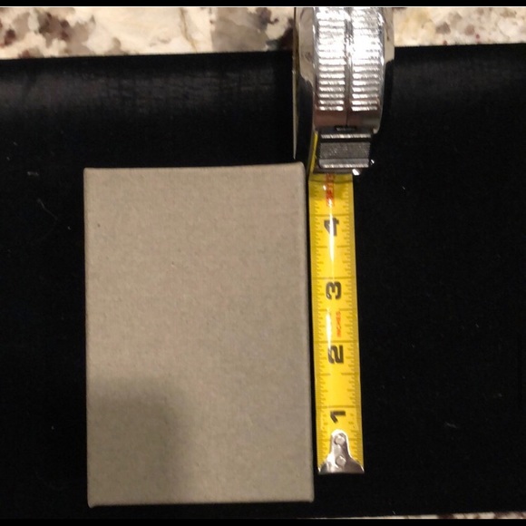 New ambassador gold magnetic paper clip chair - Picture 11 of 16